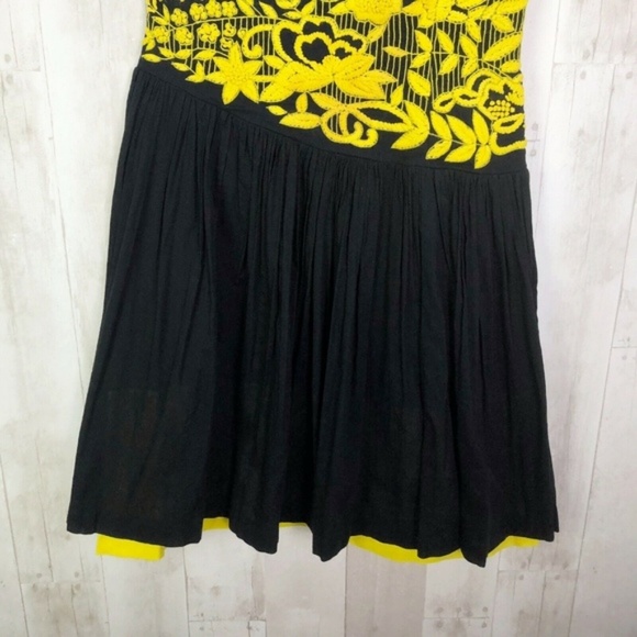 ❌SOLD❌ [Anthropologie] Floral Embroidered Dress - Picture 4 of 8